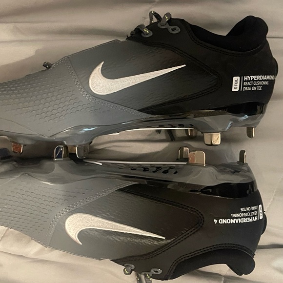 Nike hyper diamond elite 4 softball cleats - Picture 3 of 6